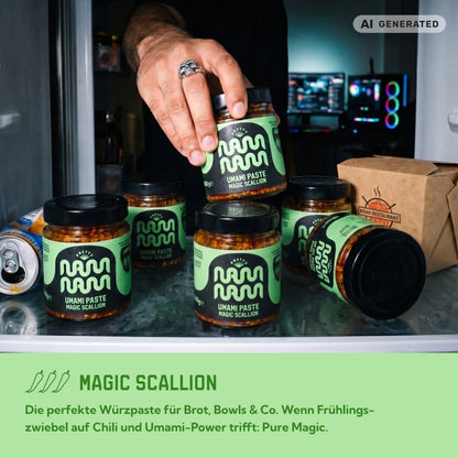 Gläser Umami Paste Magic Scallion auf der Ablage, dazu der Hinweis: Würzpaste für Brot und Bowls, wenn Frühlingszwiebel auf Chili und Umami trifft